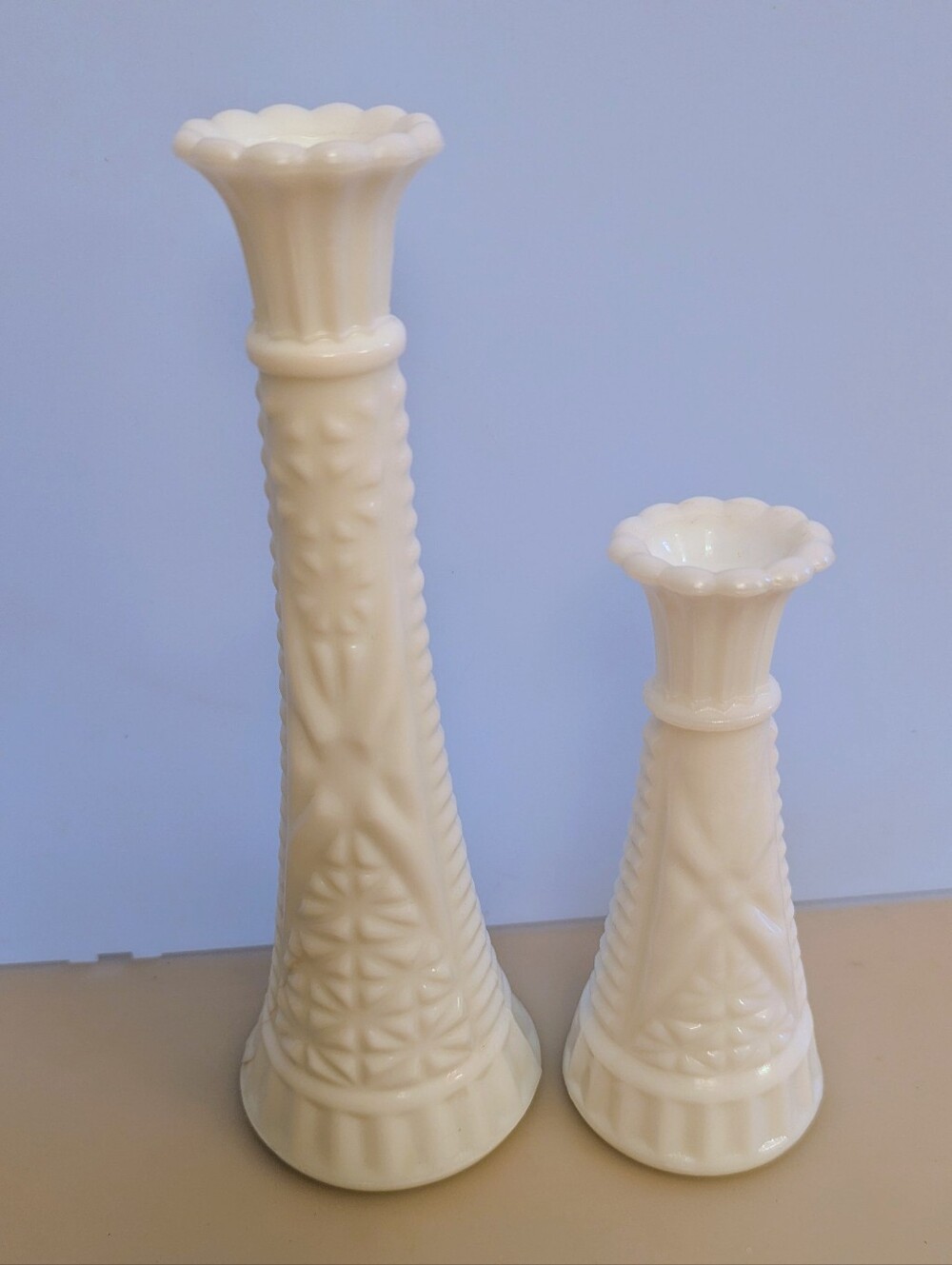 Rare Set of 2 Vintage Collectible Table Bud Milk Glass Vases By Anchor Hocking.